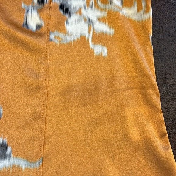 Elie Tahari • Silk Tank - Picture 6 of 10